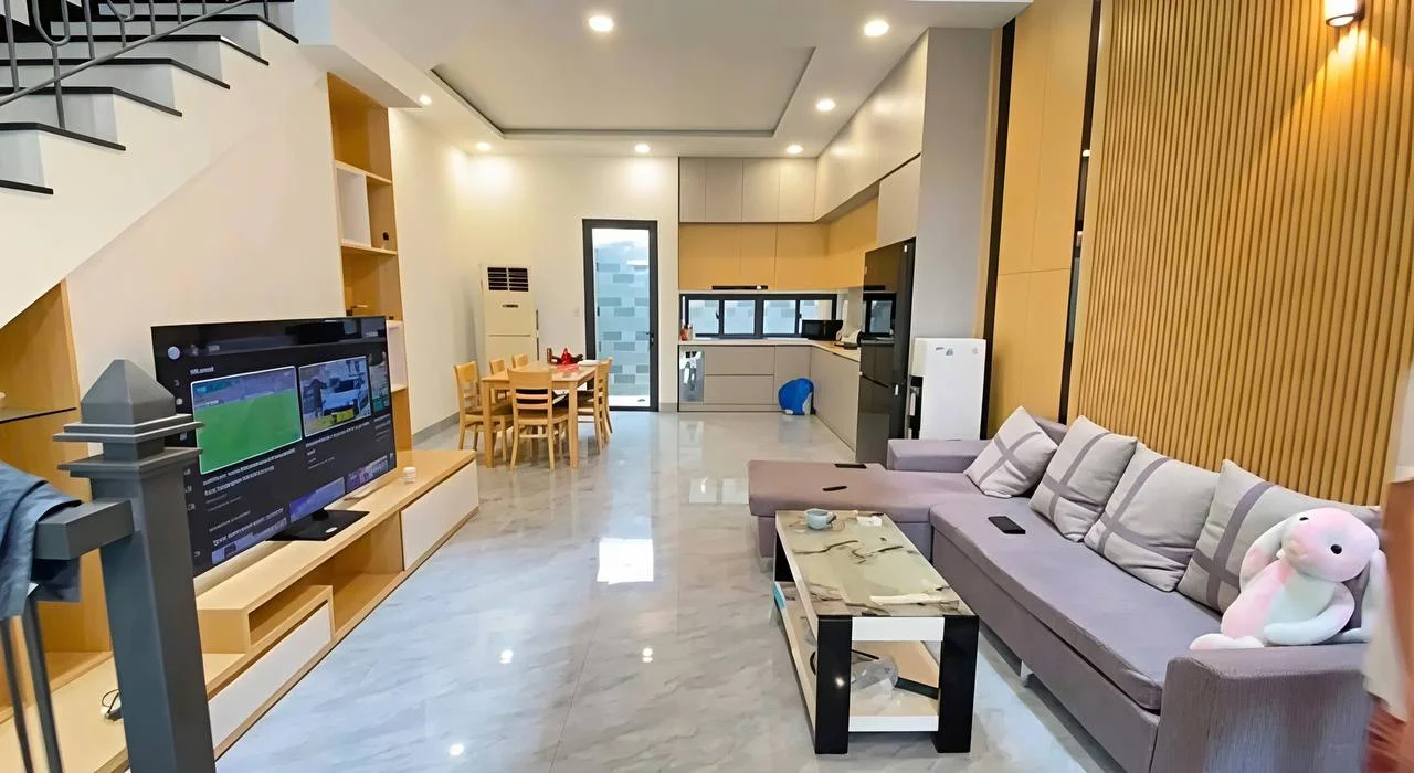 House, 4 спальни, 225.00 м² 2