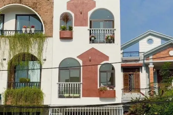 House, 4 спальни
