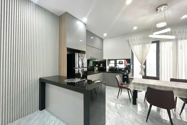 House, 3 спальни, 300.00 м² 4