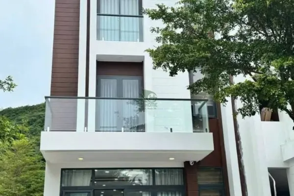 House, 4 спальни, 252.00 м²