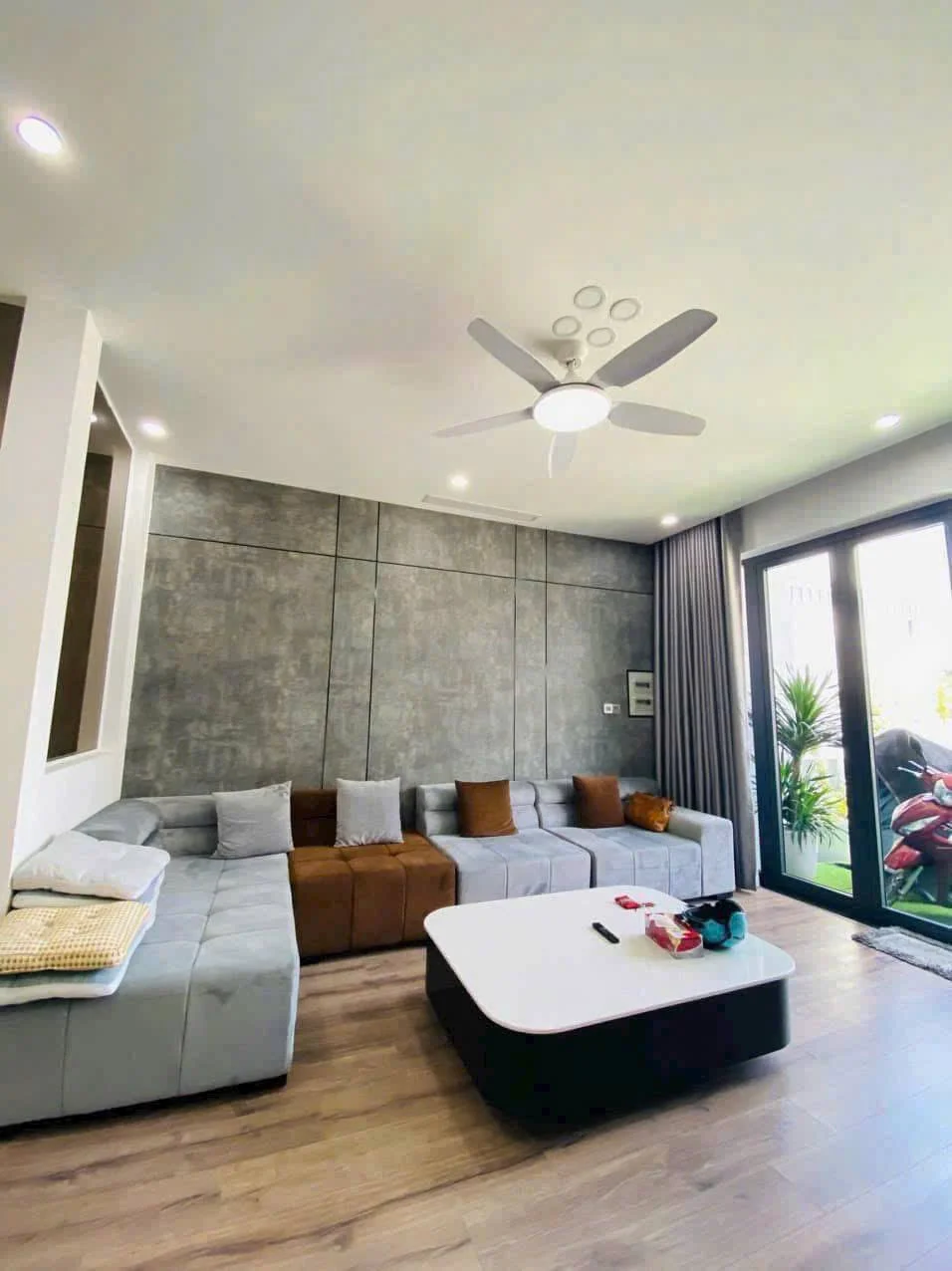 House, 3 спальни, 270.00 м²