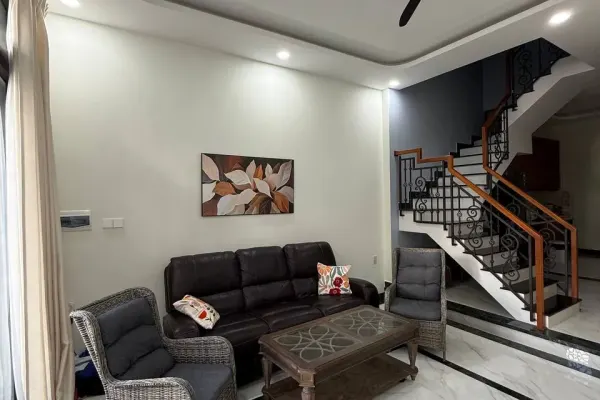 House, 4 спальни