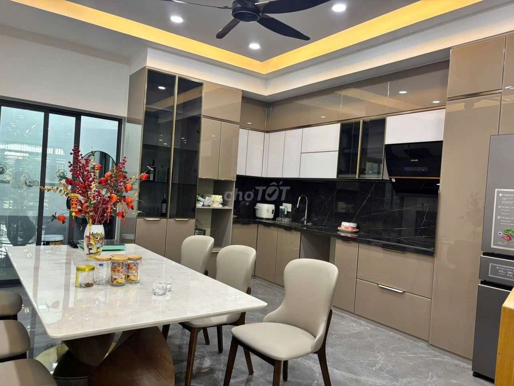 House, 3 спальни, 100.00 м² 2