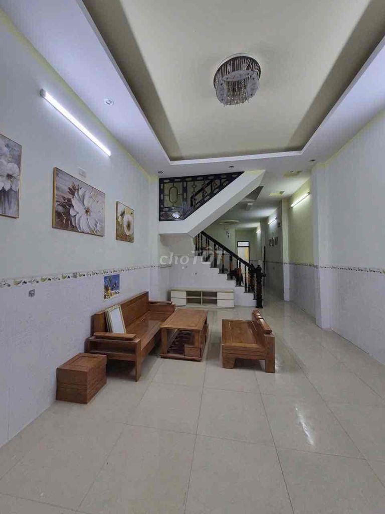 House, 4 спальни, 90.00 м²