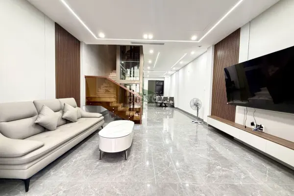House, 3 спальни, 300.00 м²