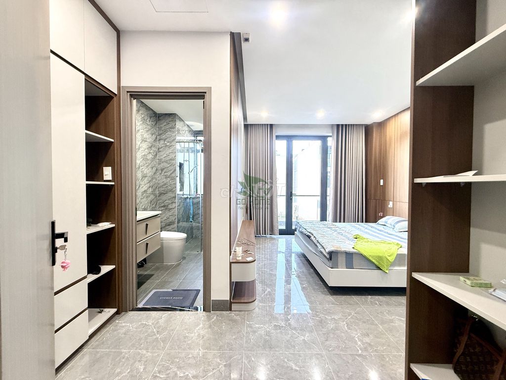 House, 3 спальни, 300.00 м² 4