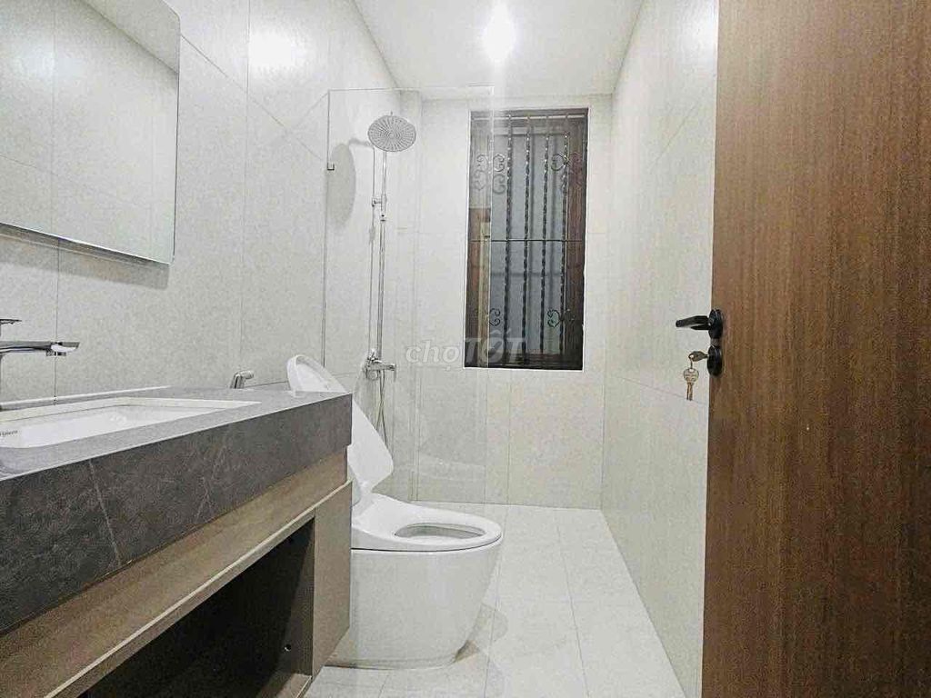 House, 4 спальни, 100.00 м²