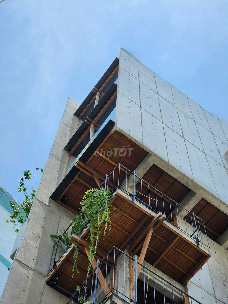 House, 11 спальни, 100.00 м² 2