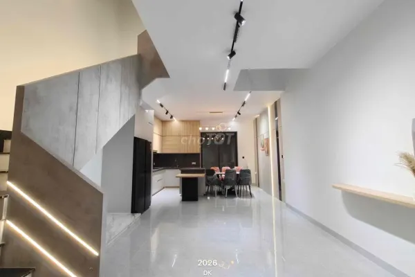 House, 3 спальни, 270.00 м²