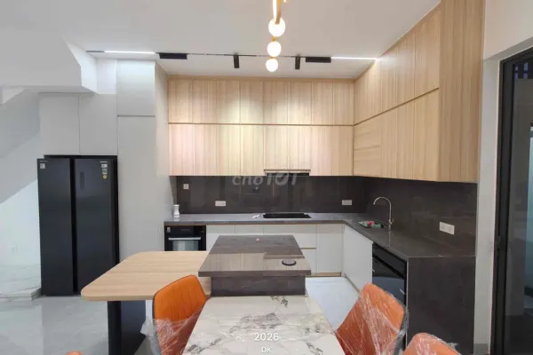 House, 3 спальни, 270.00 м² 2