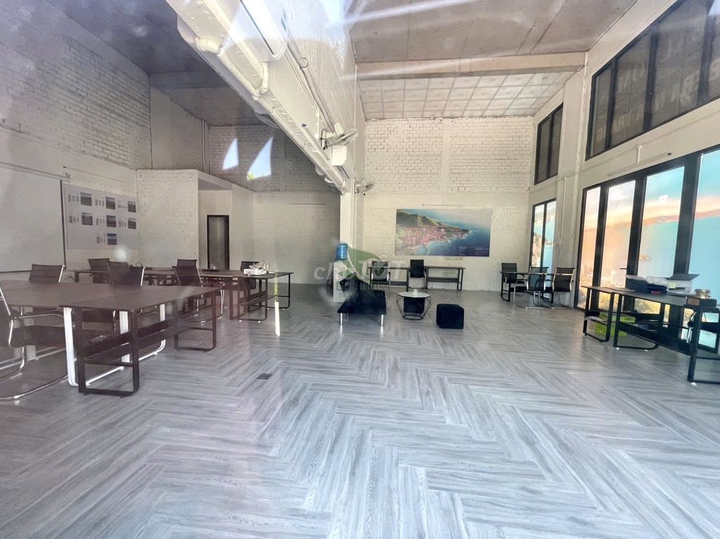 330.00 м² 4
