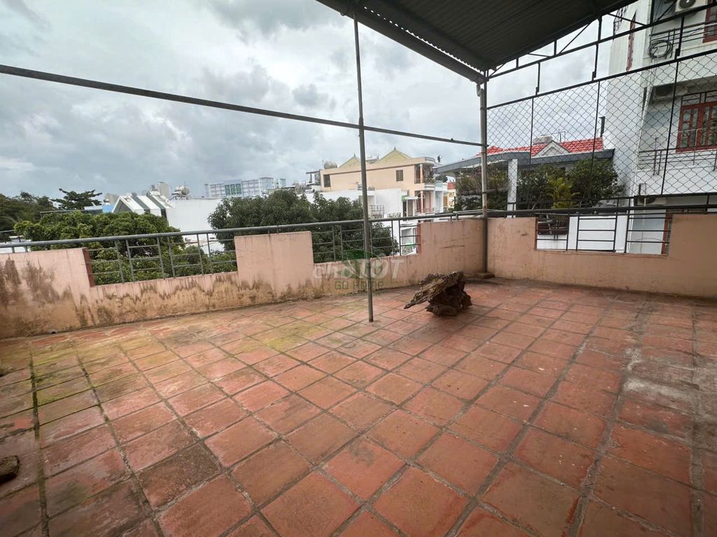 House, 5 спальни, 65.00 м² 9