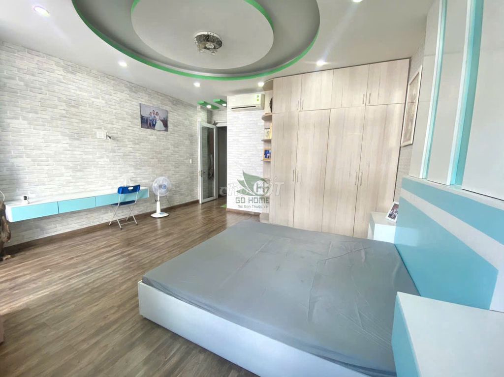 House, 3 спальни, 240.00 м² 7