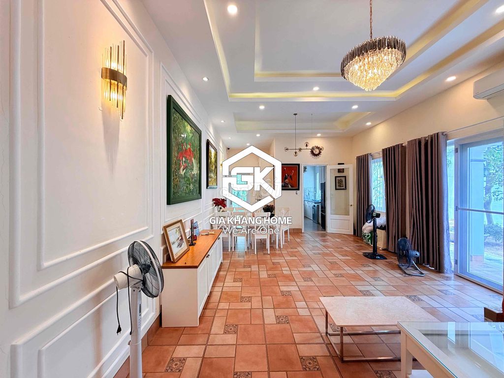 House, 3 спальни, 250.00 м² 3