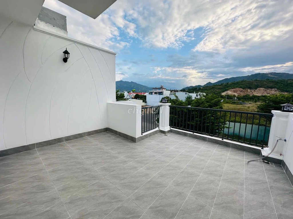 House, 4 спальни, 100.00 м² 10