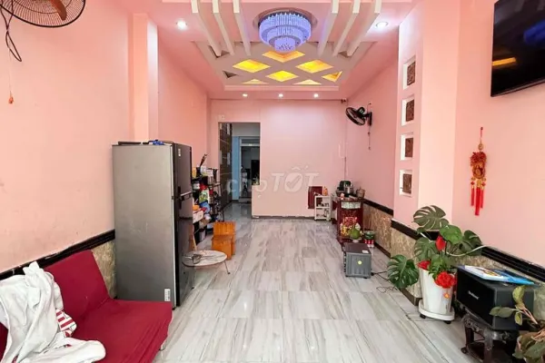 Дом, 11 спален · 90 м²