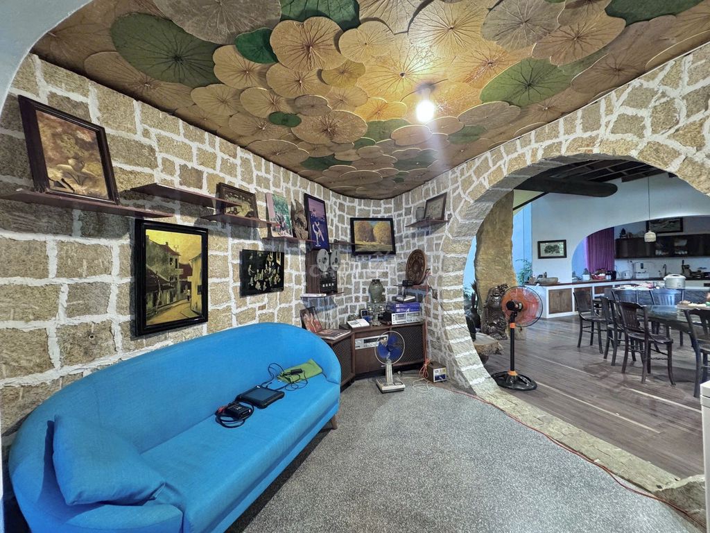 Дом, 4 спальни · 528 м² 5