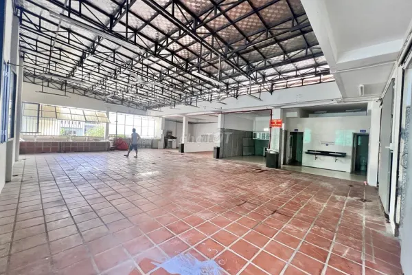 Дом, 2 спальни · 378 м² 9
