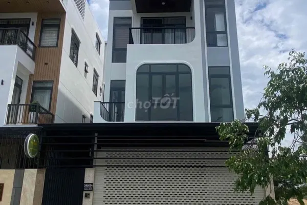 Дом, 2 спальни · 150 м²