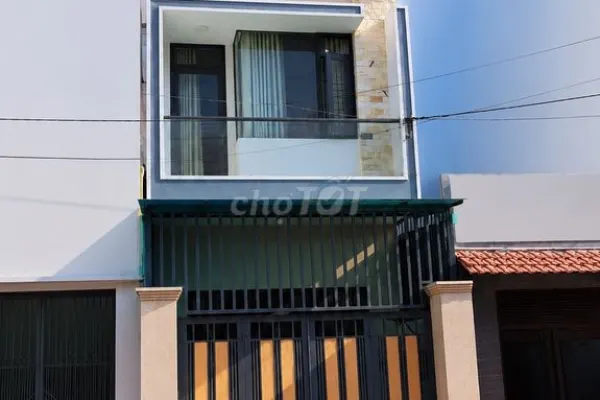 Дом, 4 спальни · 60 м²