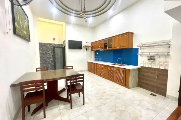 Дом, 4 спальни · 60 м² 4