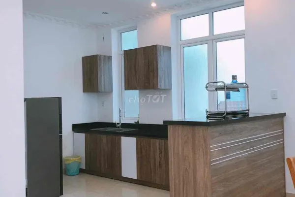 Дом, 4 спальни · 180 м²