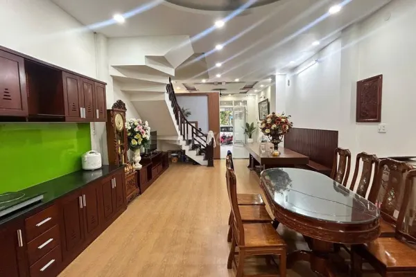 Дом, 4 спальни · 90 м² 2