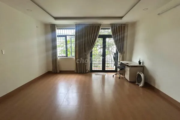 Дом, 4 спальни · 90 м² 6
