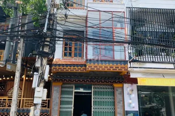 Дом, 4 спальни · 57.6 м²