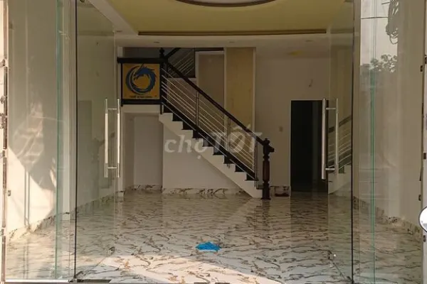 Дом, 3 спальни · 100 м²