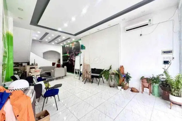 Дом, 8 спален · 48 м²