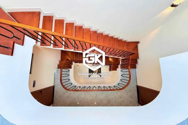 Дом, 6 спален · 130 м² 6
