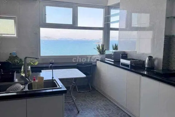 Квартира, 3 спальни · 90 м²