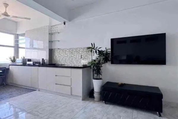 Квартира, 3 спальни · 90 м² 3