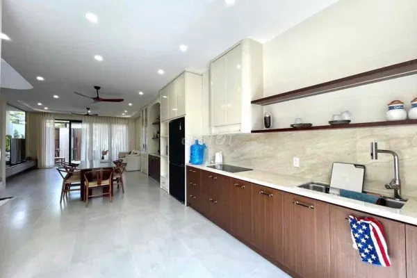 Дом, 6 спален · 130 м² 8