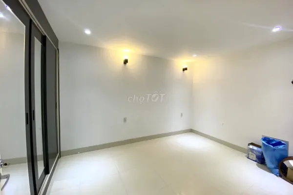 Дом, 6 спален · 100 м² 5