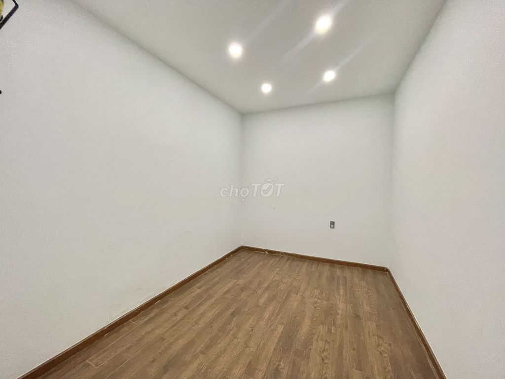 Дом, 4 спальни · 100 м² 8