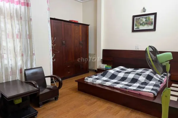 Дом, 4 спальни · 80 м²