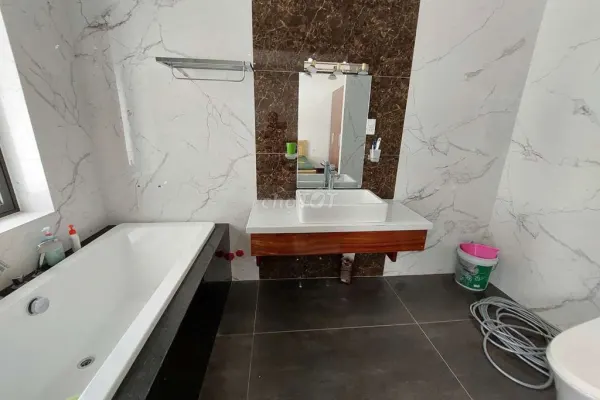 Дом, 4 спальни · 180 м² 5