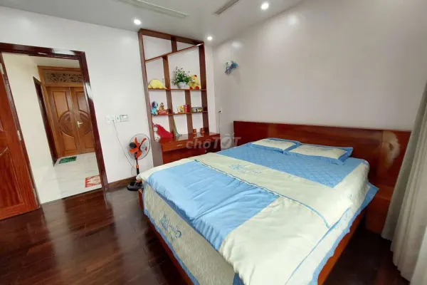 Дом, 4 спальни · 180 м² 9