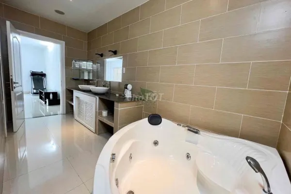 Дом, 7 спален · 450 м² 3