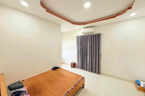 Дом, 4 спальни · 250 м² 6