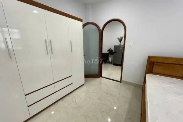 Дом, 4 спальни · 200 м² 4