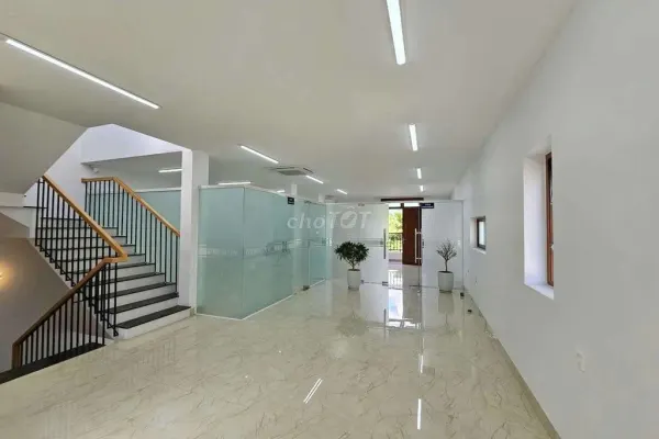 Дом, 3 спальни · 200 м² 10