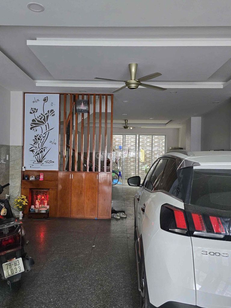 Дом, 3 спальни · 120 м²