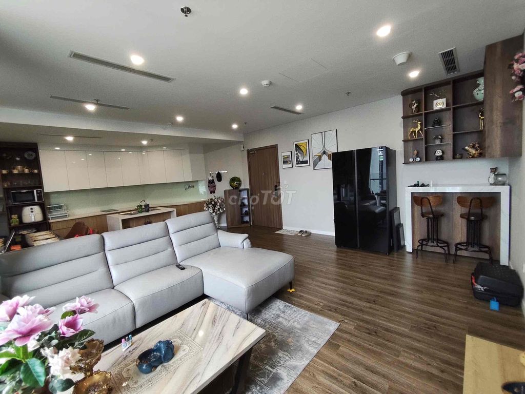 Квартира, 2 спальни · 77 м²
