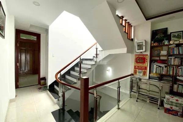 Дом, 4 спальни · 60 м² 4