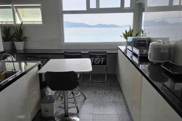 Квартира, 3 спальни · 90 м²
