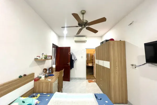 Дом, 4 спальни · 60 м² 6