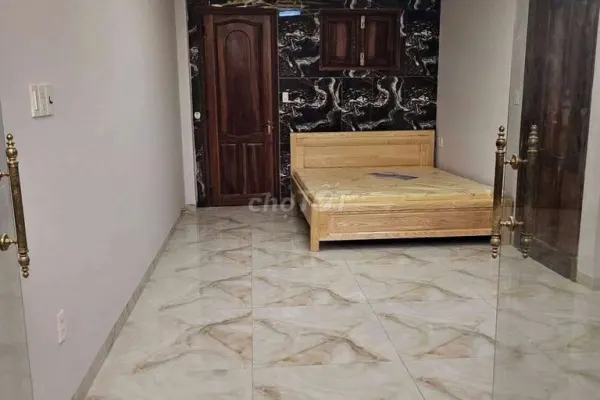 Дом, 5 спален · 100 м²